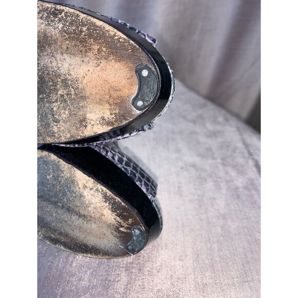 Stuart Weitzman Purple Snake Peep Toe Heels Size 8 2010s Pumps - Picture 6 of 10